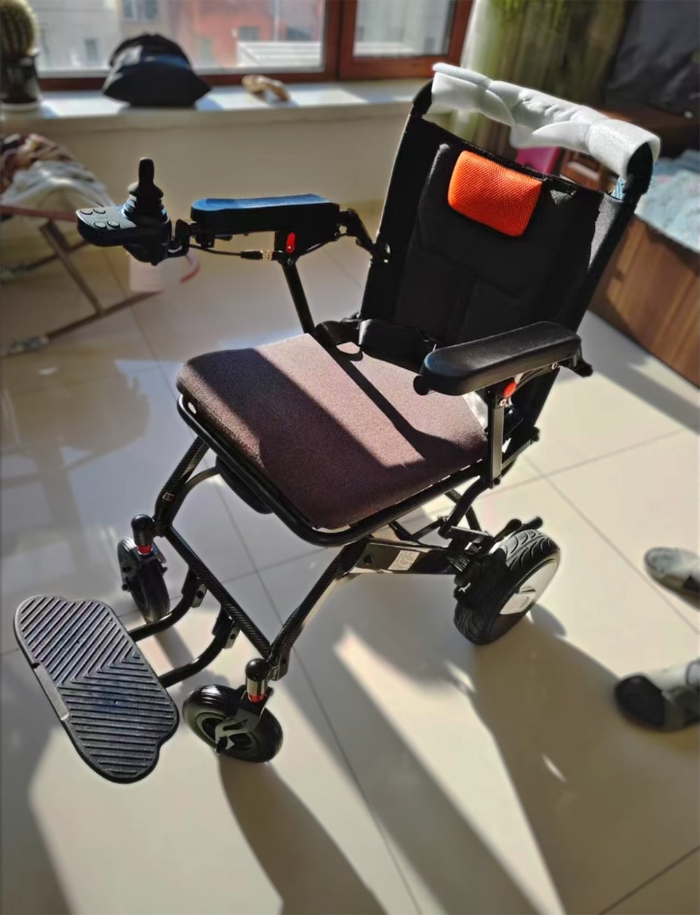 BME1027 Transit Electric Wheelchair Indoor 01