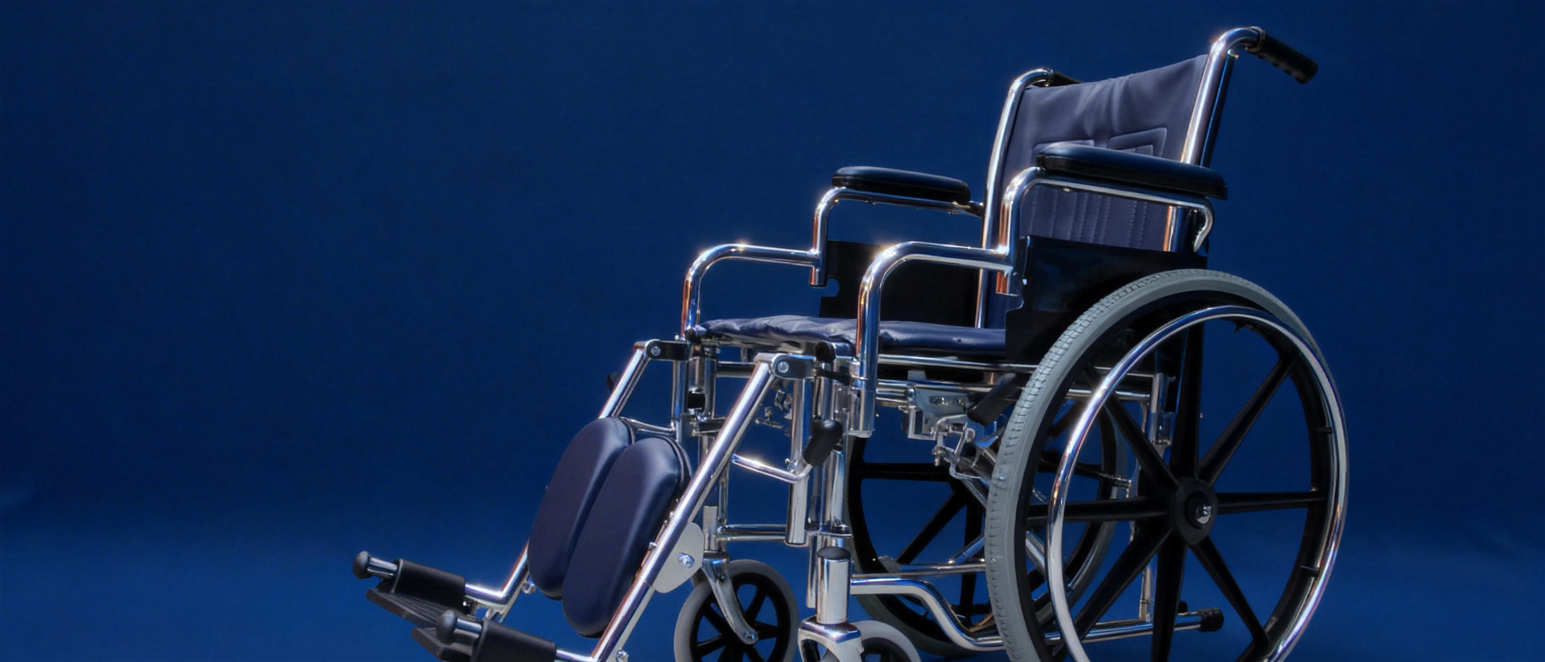 Bariatric-Heavy-Duty-Wheelchair-with-Premium-Chrome-Finish-BME4618-Factory-Wholesale